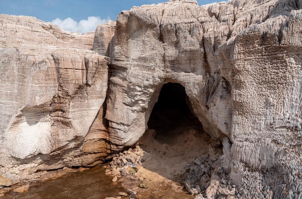 AKWABA TOURS AND TRAVEL Makola trip tour